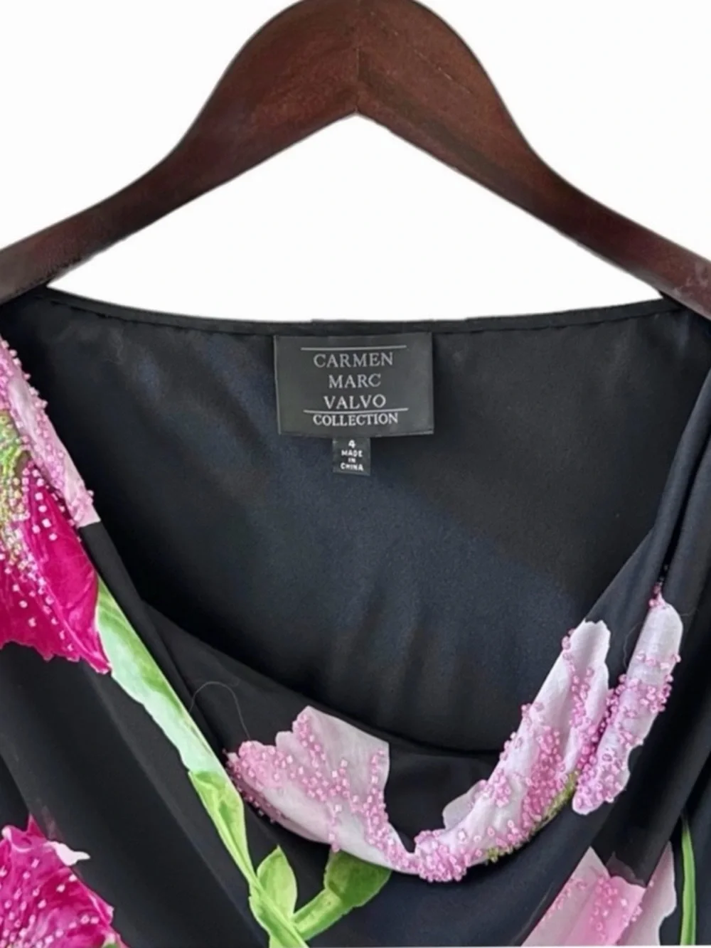 Carmen Marc Valvo Black Floral Print Draped Neck Short Sleeve Silk Top Size 4 - Picture 7 of 8